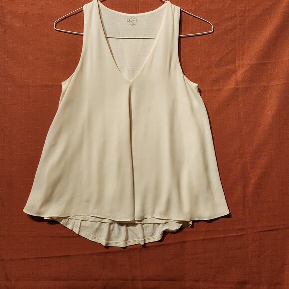 Loft Sz XS Cream Flowy Sleeveless Top Layered Minimalist Neutral Wardrobe Staple - Picture 8 of 8